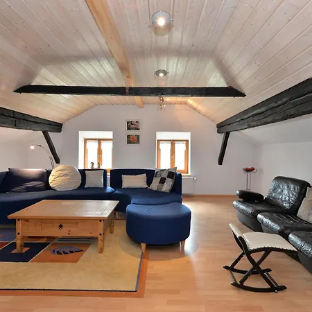 Ehemaliges Mit Liegewiese Сasa de vacaciones Zenting